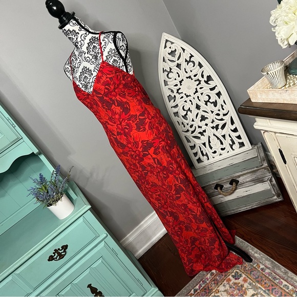 Lulu’s Sunset The Mood Red Floral Lace Up Maxi Dress Size Medium NWOT Wedding - Picture 7 of 15
